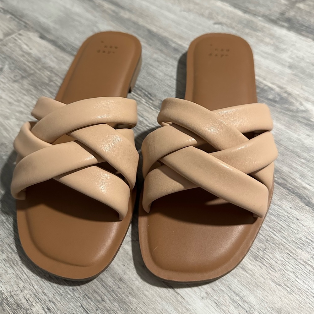 Sandals - Picture 2 of 4